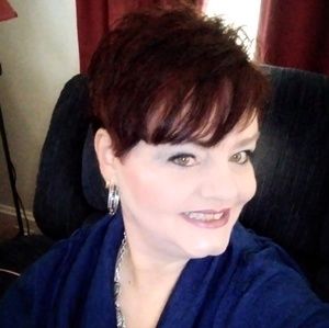 Meet your Posher, Teona